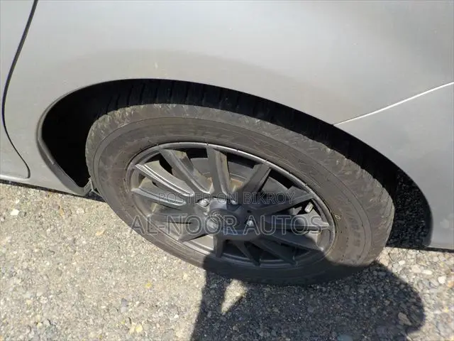 Toyota Corolla Fielder 1.5 Hybrid FWD 2021 Silver
