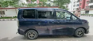 Toyota Voxy X 2WD 8-Seater 2007 Blue