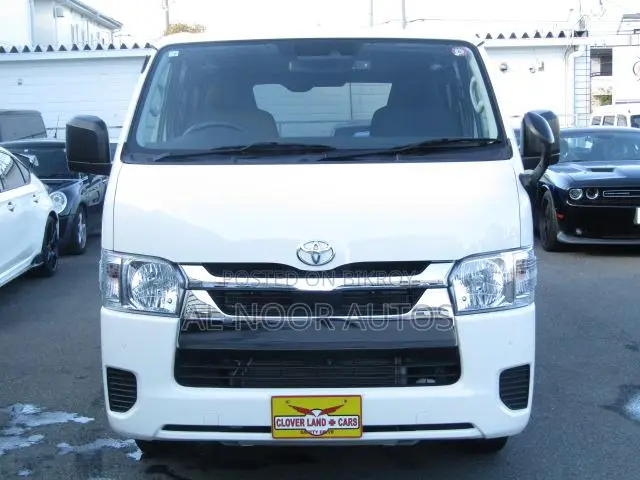 Toyota HiAce 2021 White