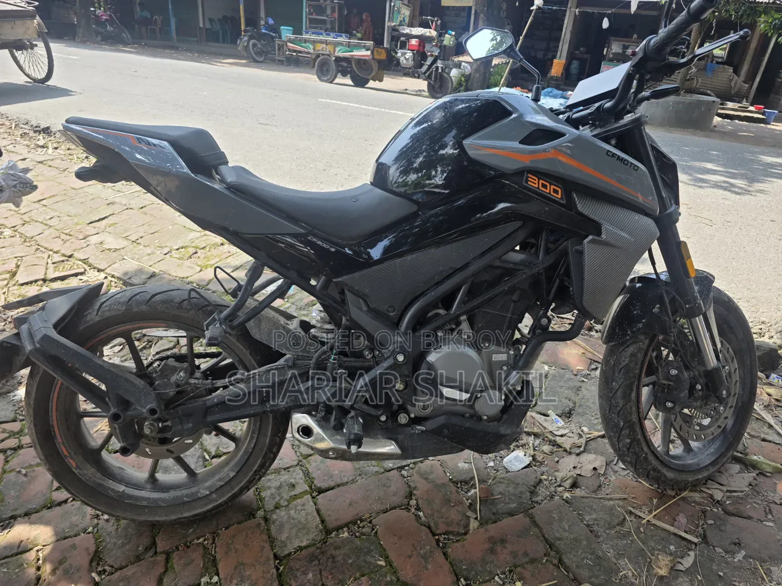 CFMoto 300NK 2025 Black