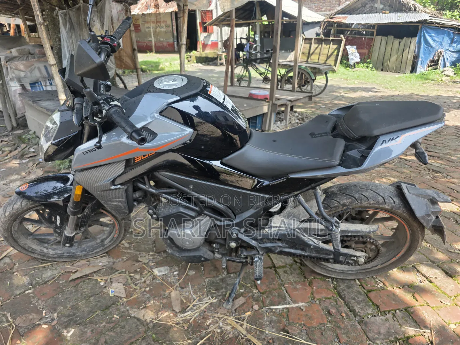 CFMoto 300NK 2025 Black