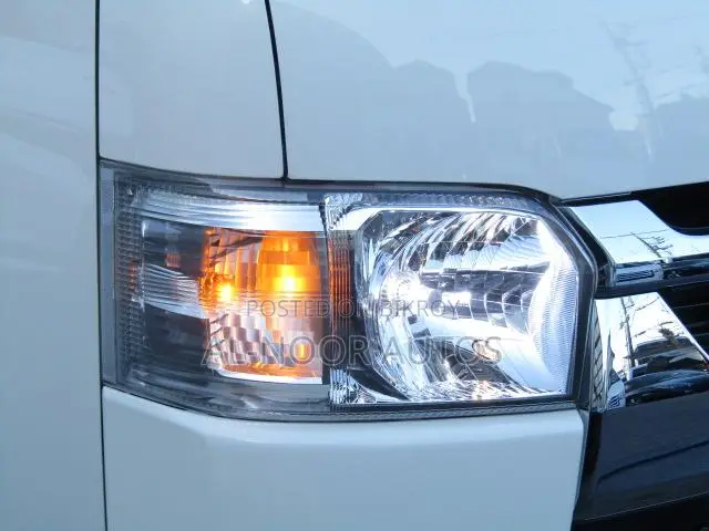 Toyota HiAce 2021 White