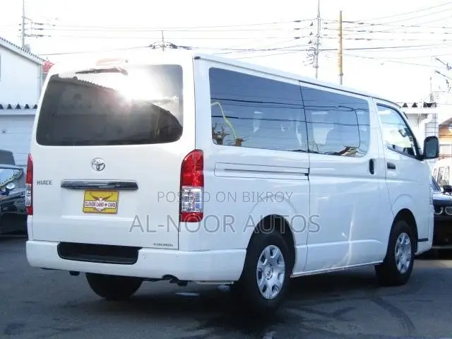 Toyota HiAce 2021 White