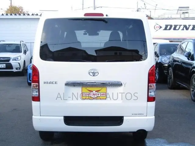 Toyota HiAce 2021 White