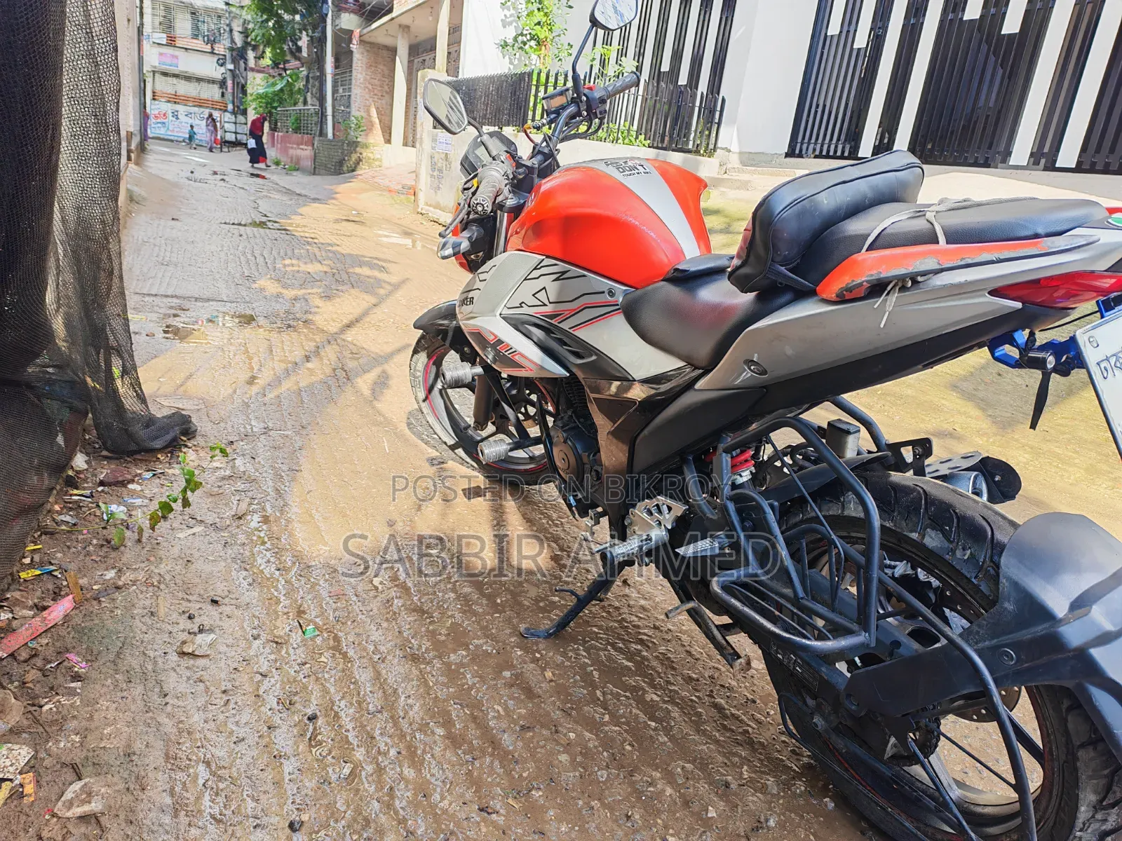 Suzuki Gixxer 2023 Orange