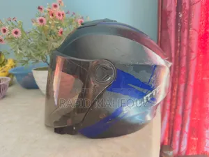 ইউহি হেলমেট