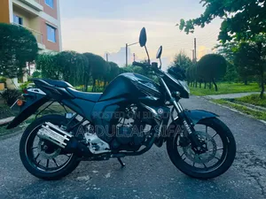 ইয়ামাহা এফজেডএস ভি২ ২০২২ কালো