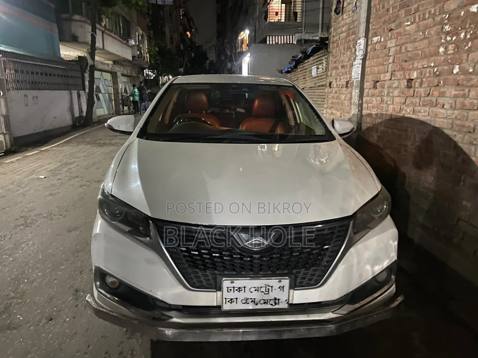 টয়োটা অ্যালিয়ন ২০১২ সাদা