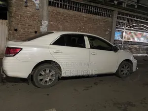 টয়োটা অ্যালিয়ন ২০১২ সাদা