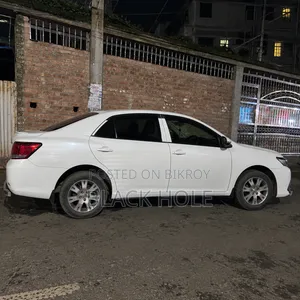 টয়োটা অ্যালিয়ন ২০১২ সাদা
