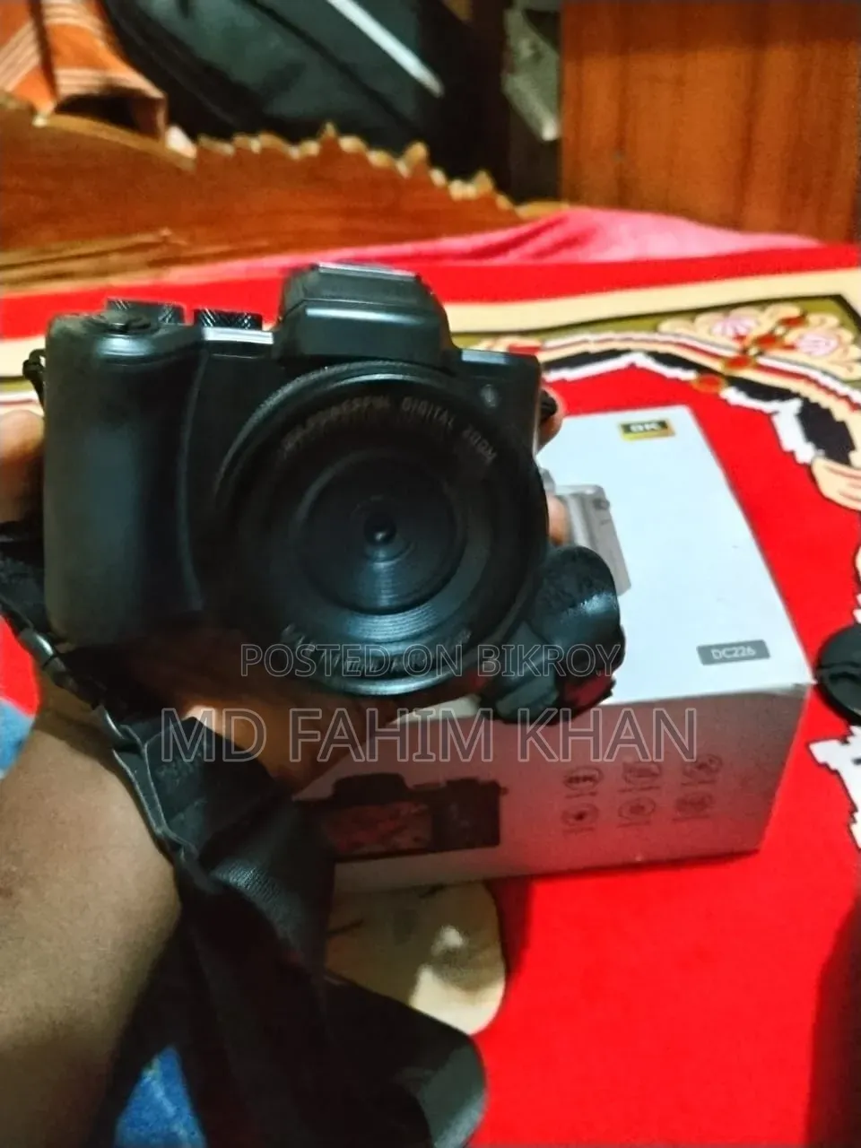 Digital Camera With Autofocus, WiFi, 16X Digital Zoom, Dual Lens.