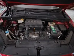 এমজি জেডএস ২০২২ লাল