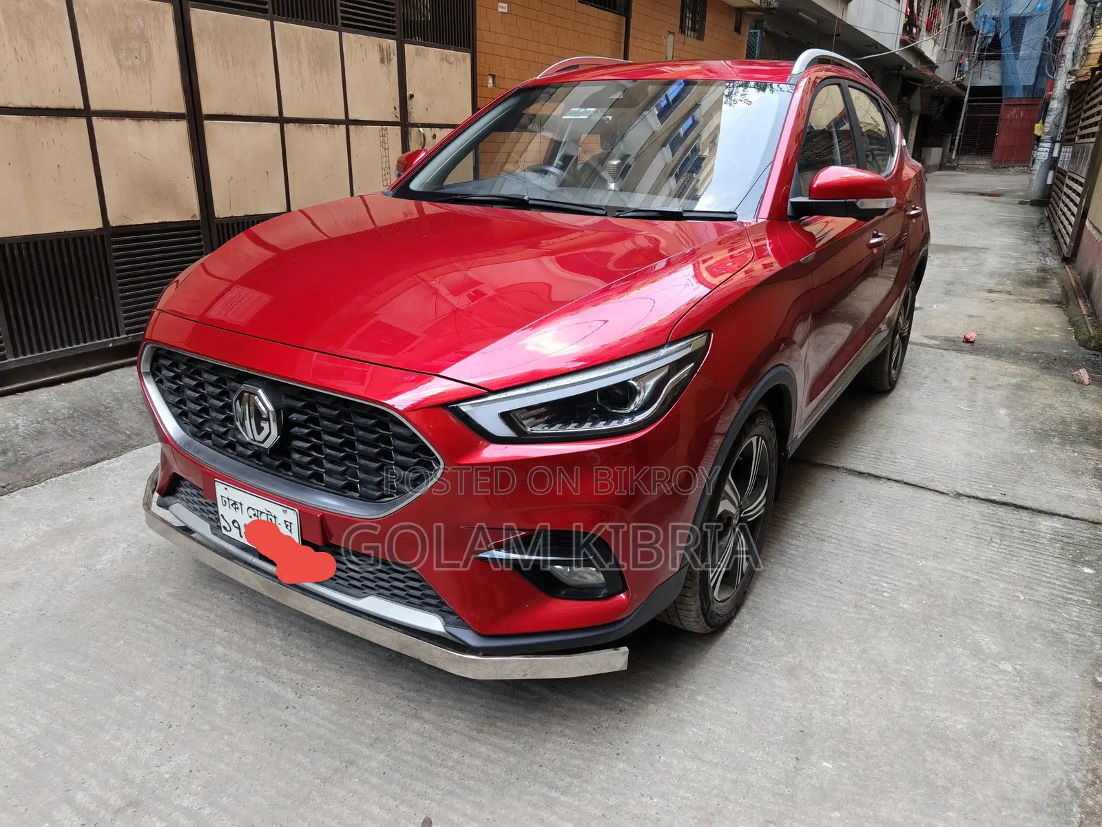 এমজি জেডএস ২০২২ লাল