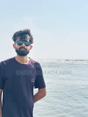 রুম বয় ফর এ রেসিডেন্সিয়াল হোটেল