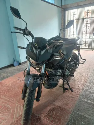 Hero Xtreme 125R 2025 Black