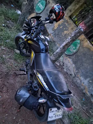 টিভিএস স্ট্রাইকার ১২৫ ২০২২ কালো