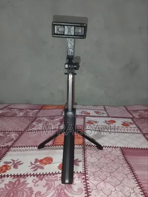 Q07 Bluetooth Integrated Selfie Stick and Remote Control With Tripod