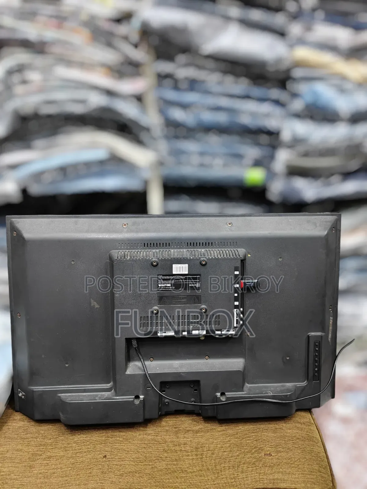 Used Walton 32" Basic LED TV Wifi Not Support