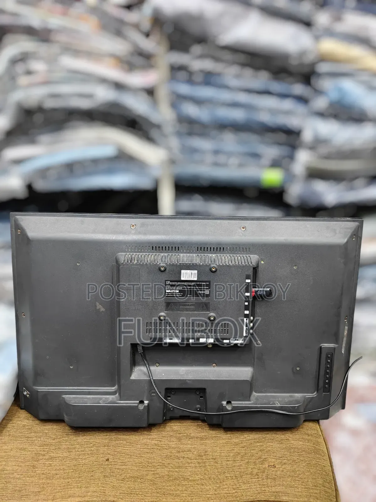 Used Walton 32" Basic LED TV Wifi Not Support