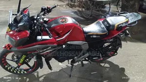 ইয়ামাহা ফেজার ভি২ ২০১৭ লাল