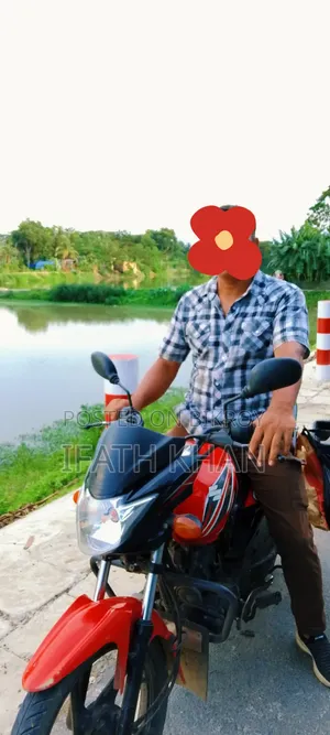 সুজুকি হায়াতে ২০১৮ লাল