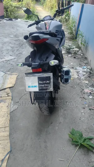 সুজুকি জিক্সার ২৫০ ২০২৬ বেইজ