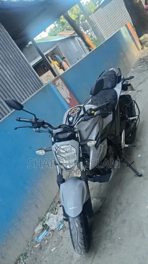 Suzuki Gixxer 250 2026 Beige