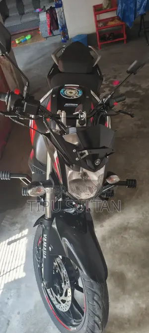 ইয়ামাহা এফজেডএস ভি২ ২০২৫ কালো