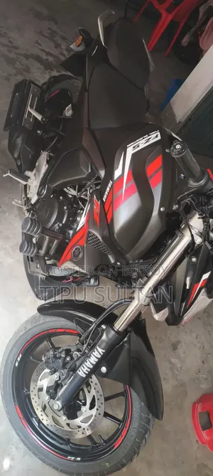 Yamaha FZS V2 2025 Black