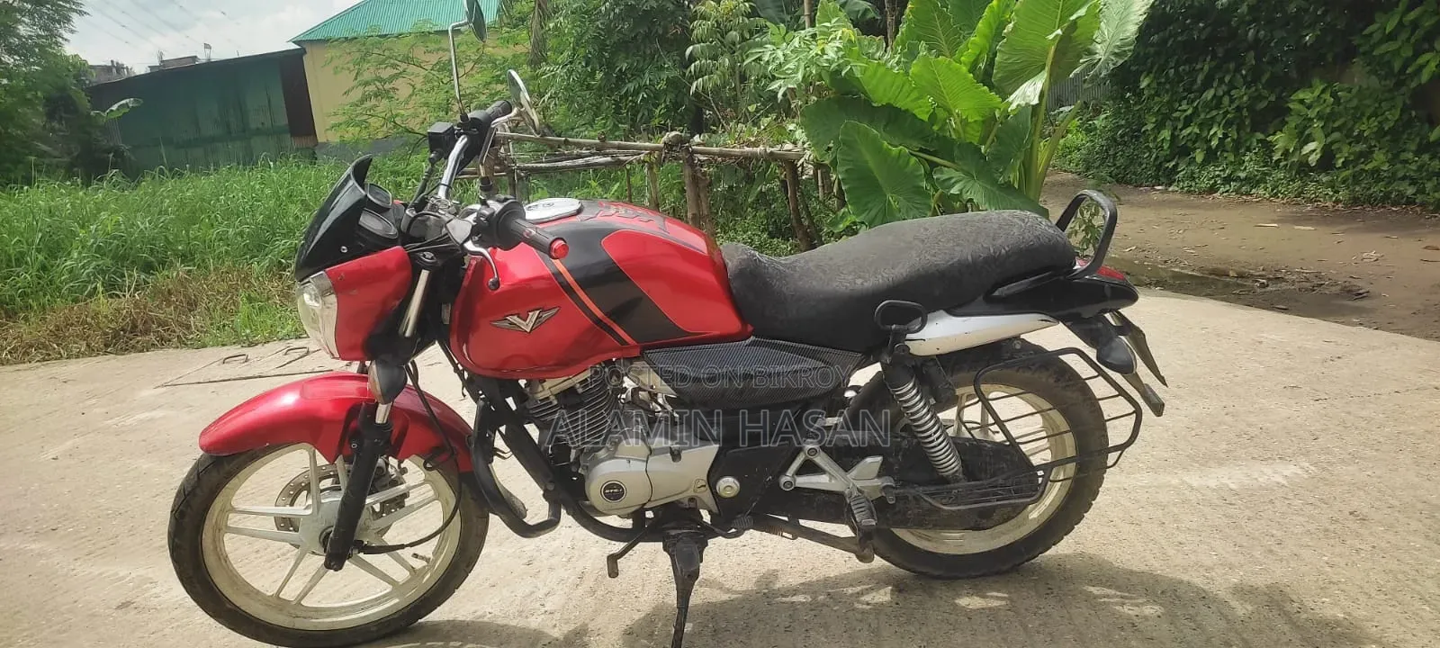 বাজাজ ভি১৫ ২০১৮ রেড