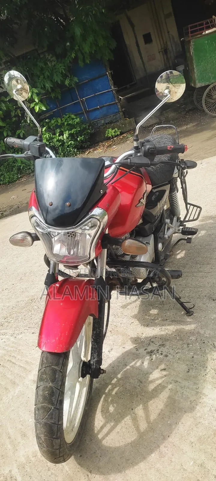 বাজাজ ভি১৫ ২০১৮ রেড