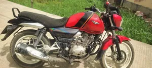 বাজাজ ভি১৫ ২০১৮ রেড