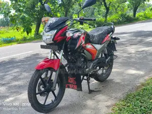 টিভিএস স্ট্রাইকার ১২৫ ২০১৯ লাল