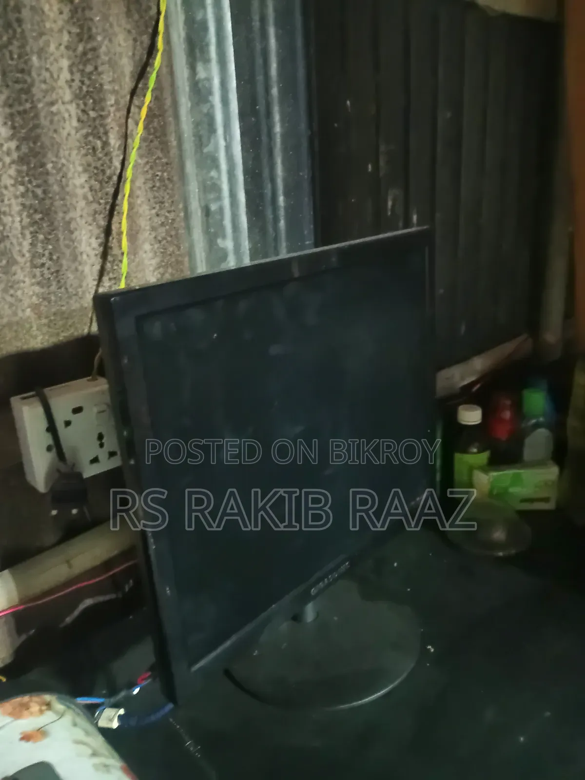 Monitor and Smart TV Box