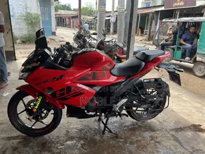 সুজুকি জিক্সার এসএফ ২০২৩ লাল