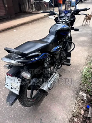 বাজাজ ডিসকভার ১৫০ ২০১৫ কালো