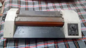 ল্যামিনেটিং মেশিন