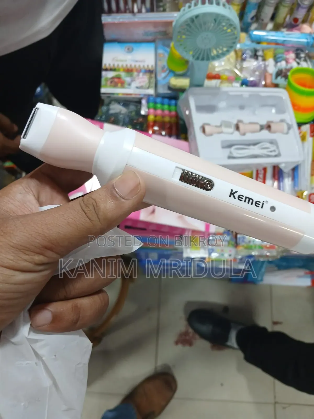 Bikini, Underarms, Face Hair, Nose and Eyebrows Cleaning Razor