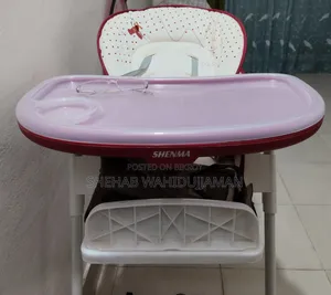 ট্রে সহ শিশুর খাওয়ানোর হাই চেয়ার