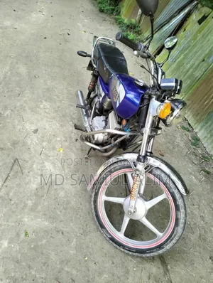 Yamaha R1 2000 Blue
