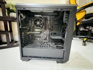 Desktop Computer 8GB AMD Ryzen 5 SSD 256GB