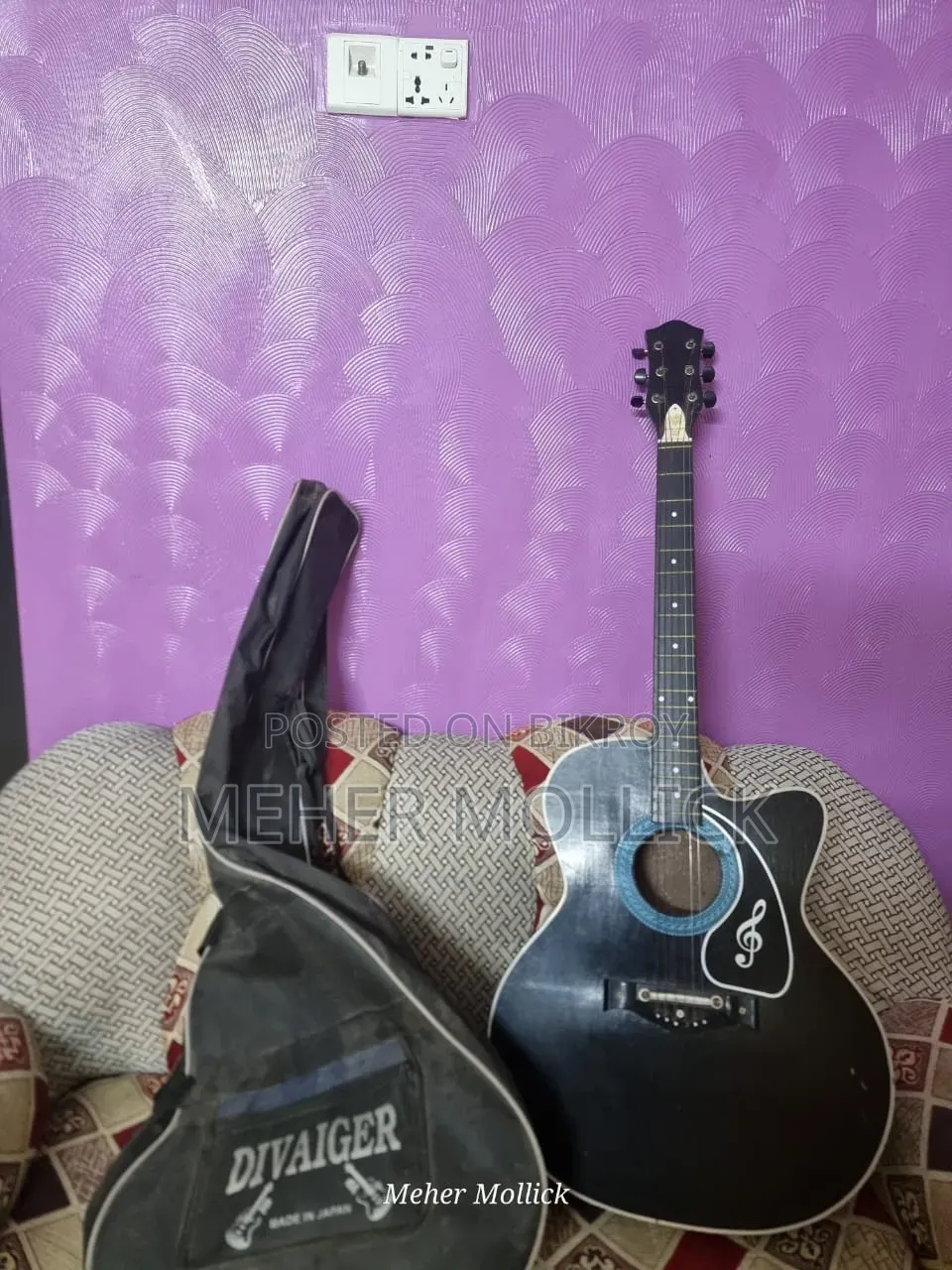 Black Acoustic Guitar | 6 String | Used | মাত্র ২০০০ টাকা