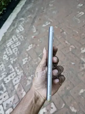 অ্যাপল আইফোন ১১ ১২৮ জিবি হোয়াইট