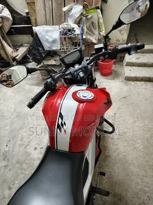 TVS Apache 160 4V 2023 Red