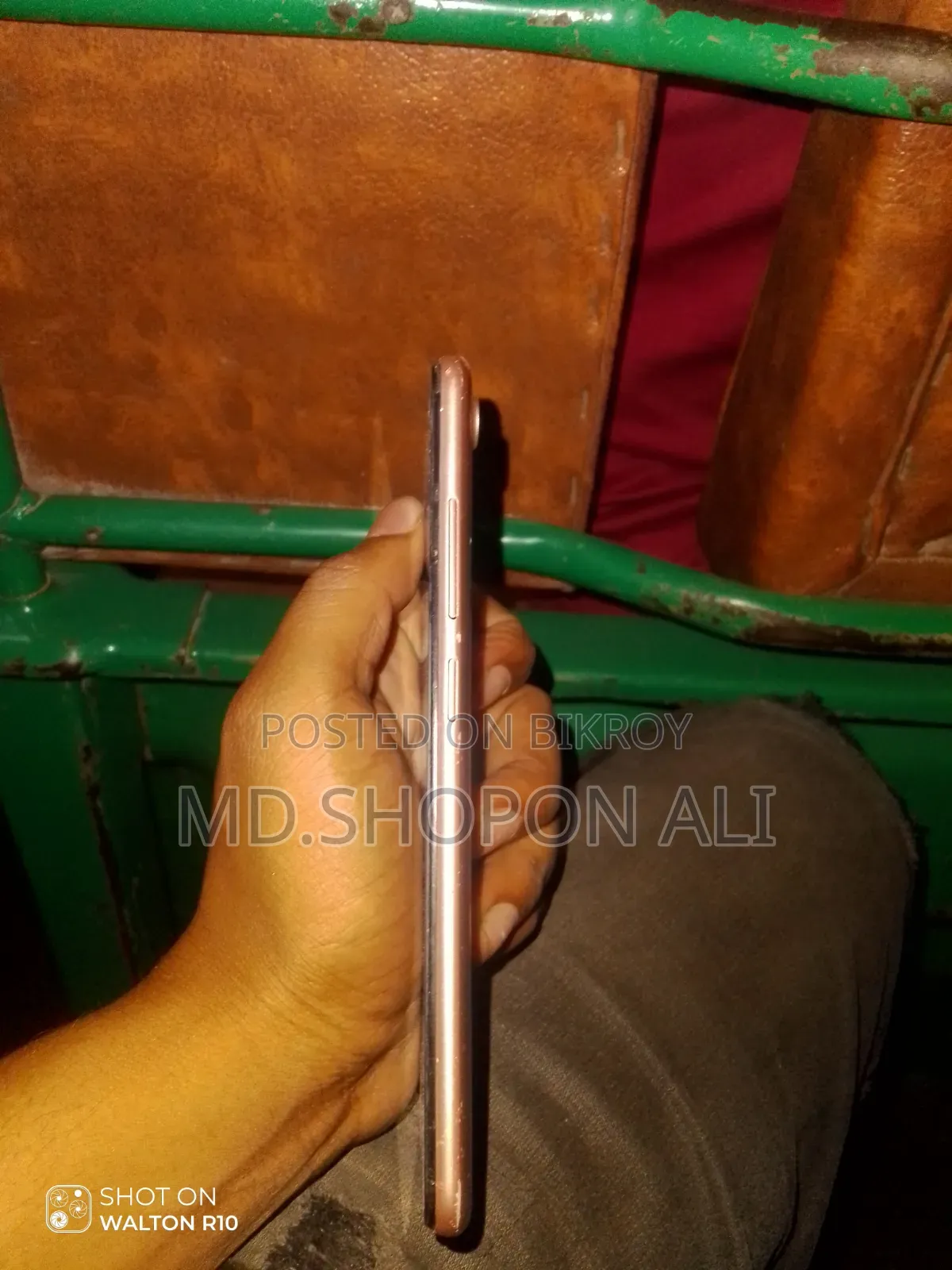 Vivo Y90 32 GB Gold
