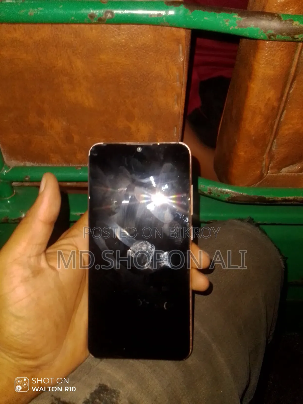 Vivo Y90 32 GB Gold