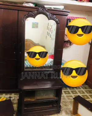 সেগুন কাঠের ডেসিং টেবিল