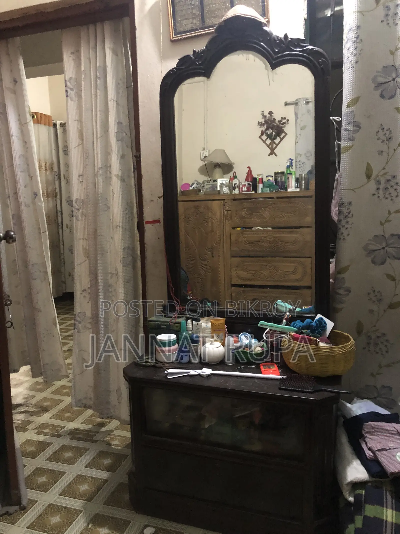 সেগুন কাঠের ডেসিং টেবিল