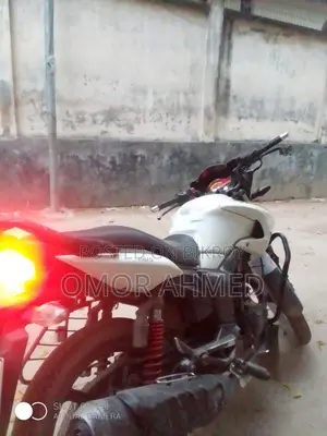 হিরো হাঙ্ক ২০১৬ সাদা