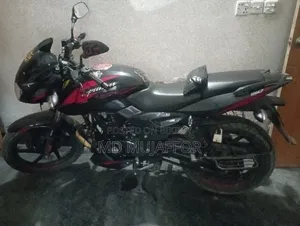 বাজাজ পালসার ১৫০ ২০২৩ ব্ল্যাক